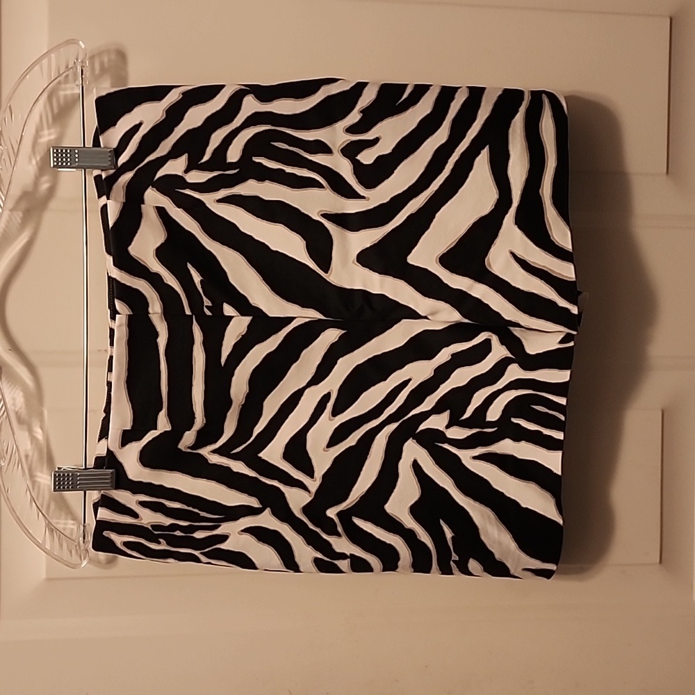 White House Black Market,  5" shorts, side zipper